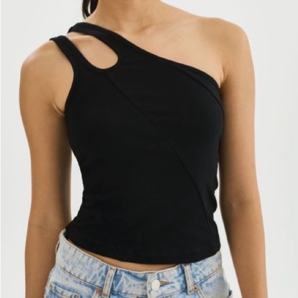 Elegant Black One-Shoulder Tank Top